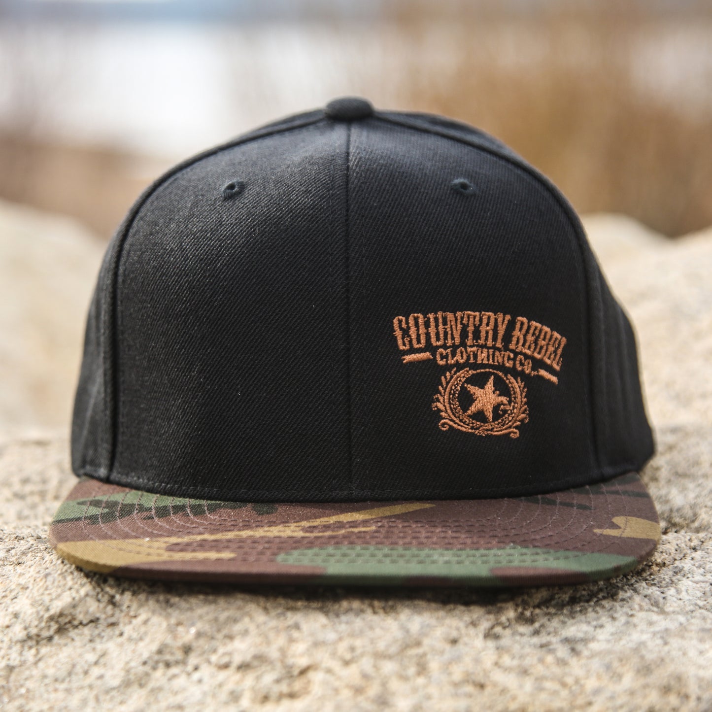 Country Rebel Embroidered Black/Camo-Snapback